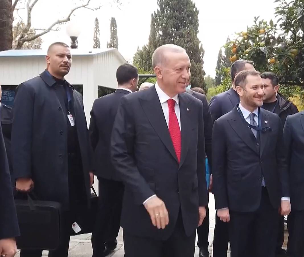 Erdoğan ve Miçotakis görüşmesine damga vuran anlar! Yunan Türk Zeus’a hayran kaldı 3